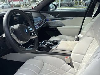 Used 2023 BMW i7 xDrive60 AWD/4WD video 3