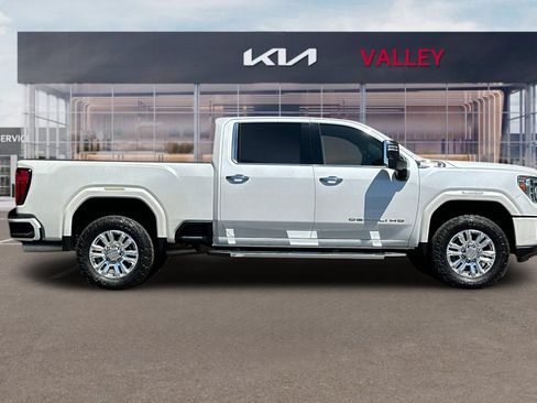Used 2020 GMC Sierra 2500 Denali w/ Denali Ultimate Package AWD/4WD image 3