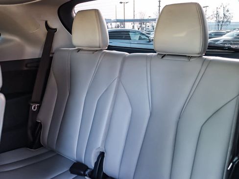 Used 2022 Acura MDX SH-AWD w/ Technology Package image 18
