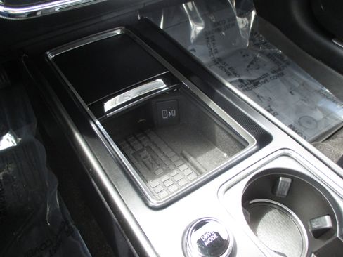 Used 2023 Lincoln Corsair AWD w/ Equipment Group 101A image 32