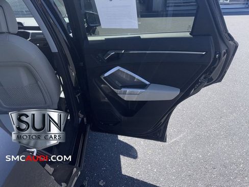 Certified 2025 Audi Q3 2.0T Premium Plus w/ Premium Plus Package image 17