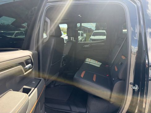 Used 2023 GMC Sierra 1500 AT4 w/ AT4 Premium Package AWD/4WD image 15