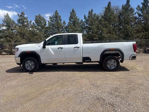 Used 2022 GMC Sierra 2500 Pro w/ Convenience Package RWD image 3