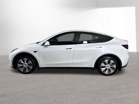 Used 2024 Tesla Model Y Long Range image 29