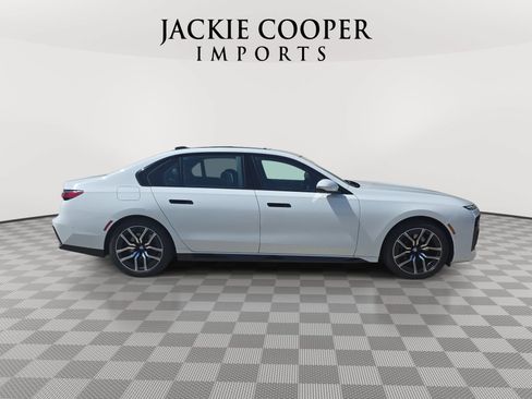 Used 2025 BMW 740i RWD image 4