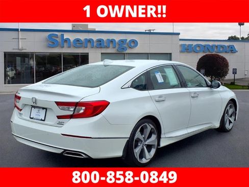 Certified 2018 Honda Accord Touring image 3
