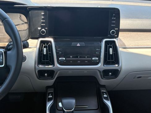 Used 2023 Kia Sorento EX w/ Panoramic Sunroof Package FWD image 31