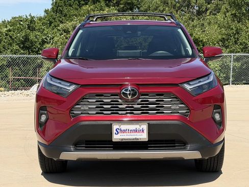 Used 2022 Toyota RAV4 Limited FWD image 7