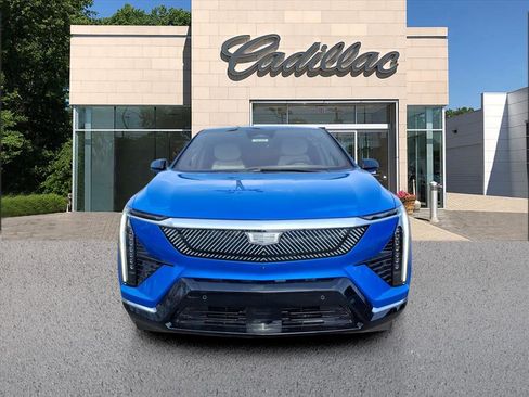 New 2026 Cadillac Optiq Luxury 1 image 8