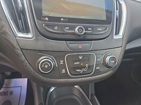 Used 2018 Chevrolet Malibu LT FWD image 19