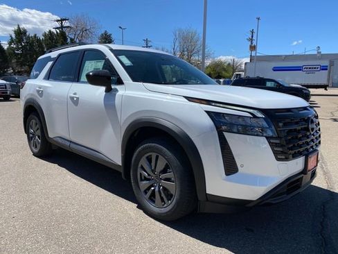 New 2026 Nissan Pathfinder SV image 7