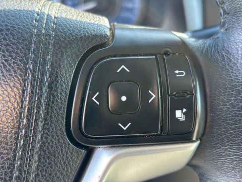 Used 2017 Toyota Sienna XLE image 24