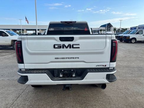 Used 2024 GMC Sierra 2500 AT4 w/ AT4 Premium Plus Package AWD/4WD image 6