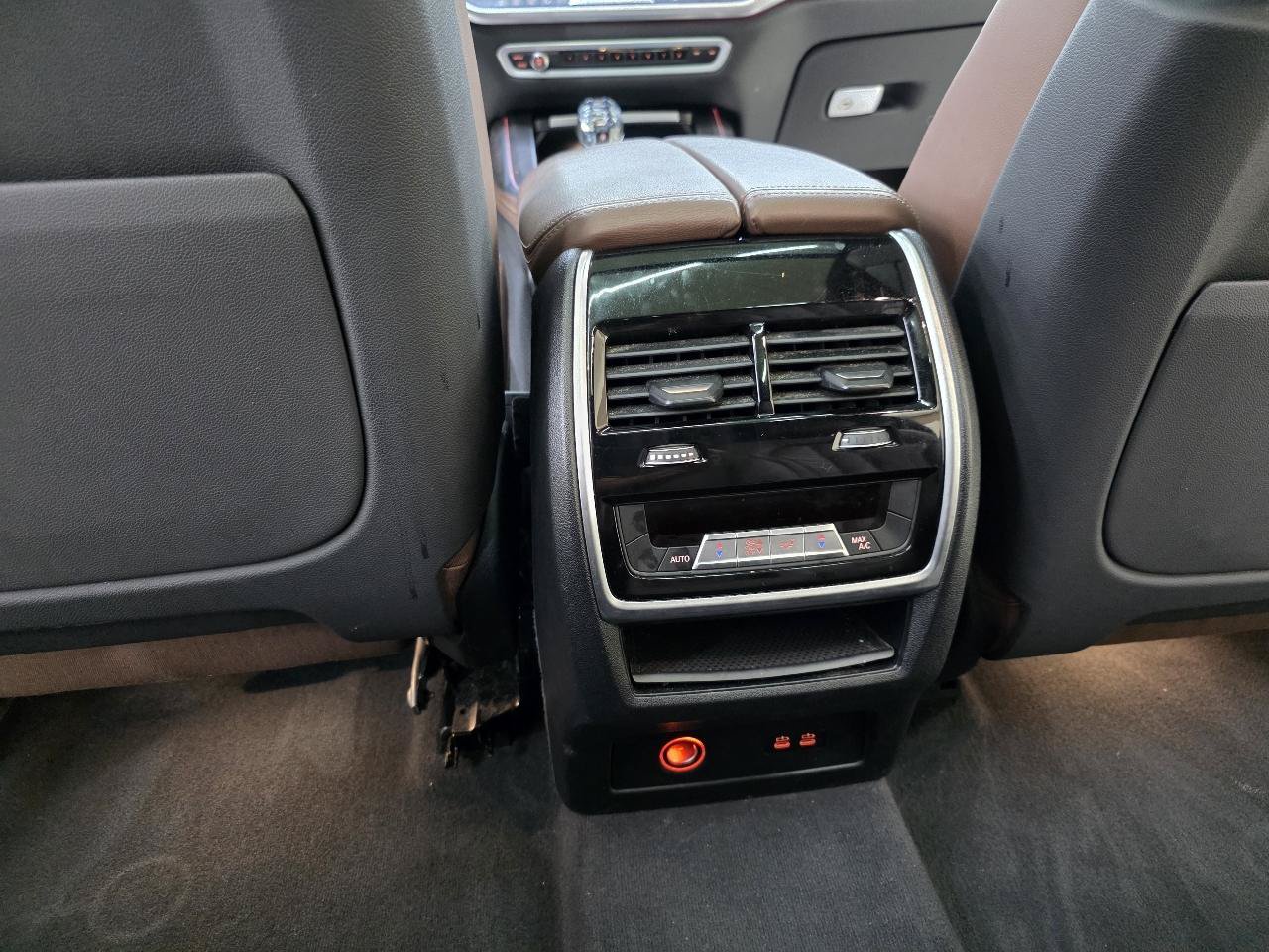 Used 2020 BMW X7 xDrive40i w/ Premium Package AWD/4WD image 29