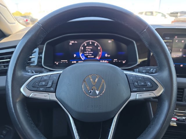 Used 2025 Volkswagen Jetta SE FWD image 18