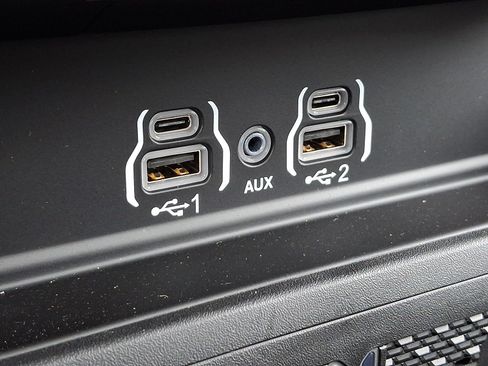 New 2026 RAM 2500 Laramie AWD/4WD image 15