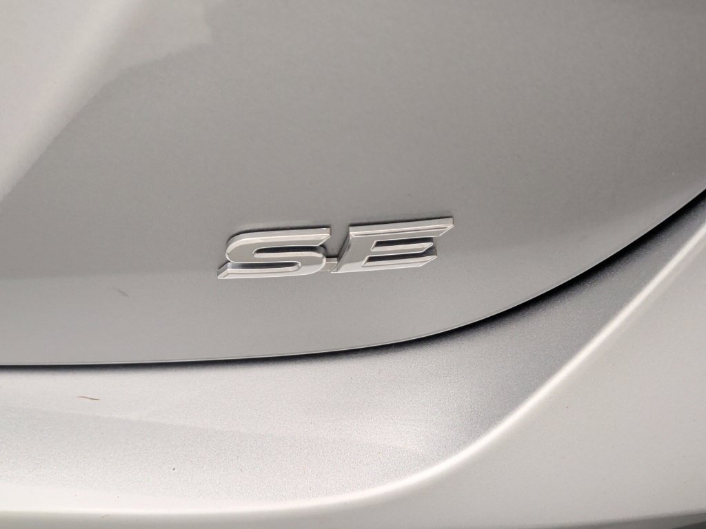 Used 2020 Toyota Camry SE FWD image 12