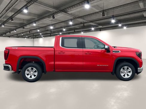 Used 2024 GMC Sierra 1500 SLE image 17