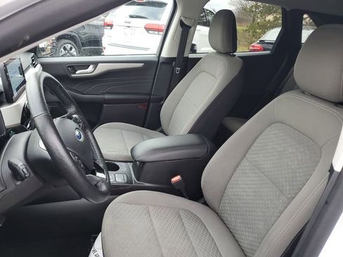 Used 2021 Ford Escape SE w/ Cold Weather Package AWD/4WD image 17