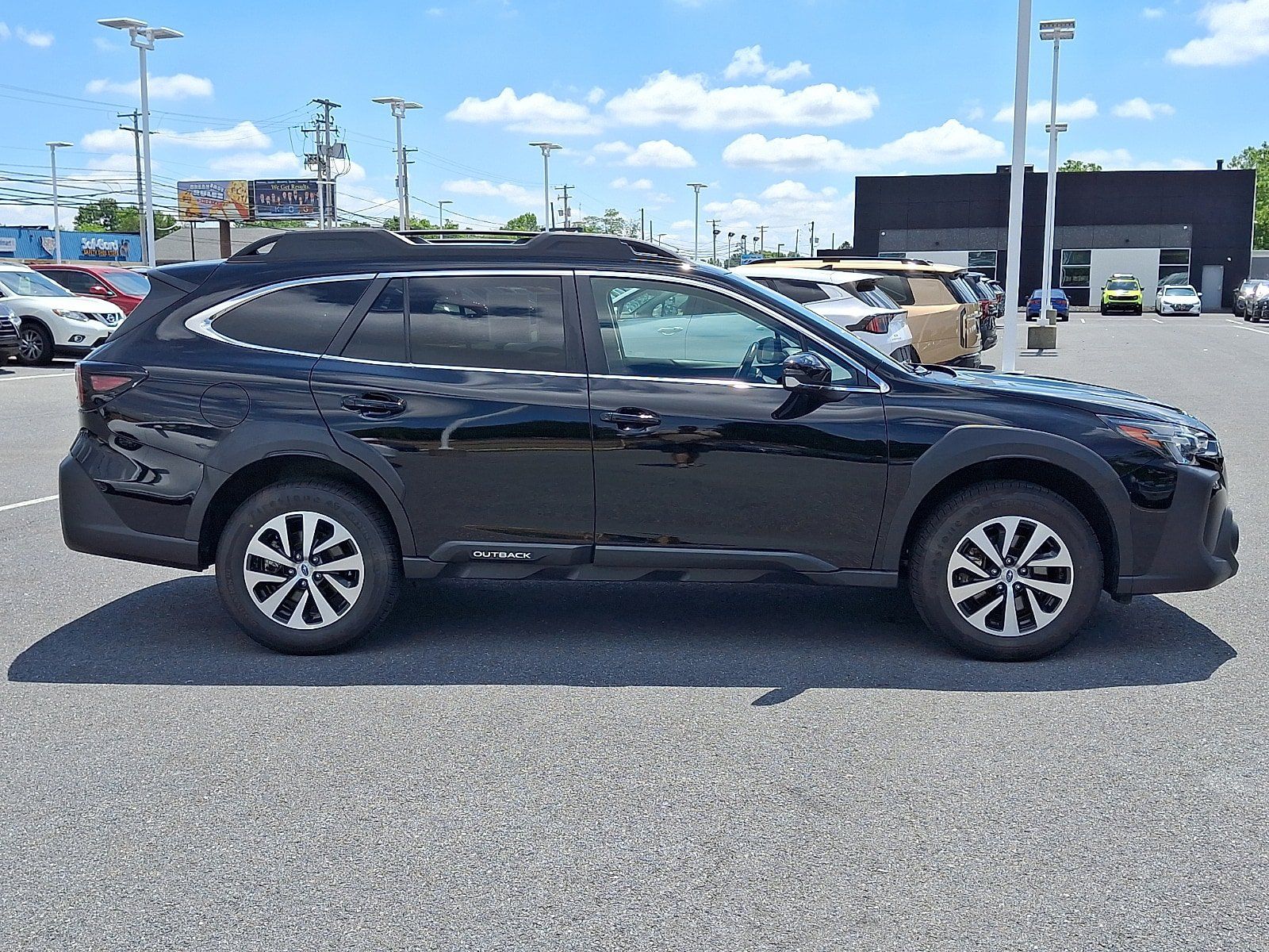 Used 2025 Subaru Outback Premium w/ Popular Package #1A AWD/4WD image 4