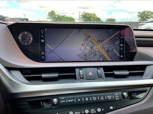 Used 2020 Lexus ES 350 Ultra Luxury w/ Accessory Package 2 FWD image 34