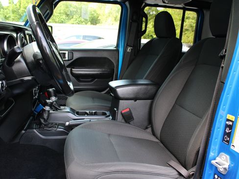 Used 2021 Jeep Gladiator Sport AWD/4WD image 17