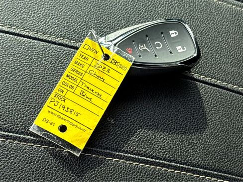 Used 2023 Chevrolet Traverse LT image 30