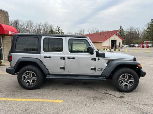 Used 2018 Jeep Wrangler Unlimited Sport S AWD/4WD image 4