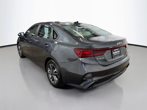 Used 2023 Kia Forte LXS w/ LXS Technology Package FWD image 7
