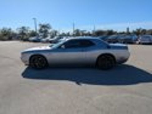 Used 2013 Dodge Challenger R/T Plus image 31