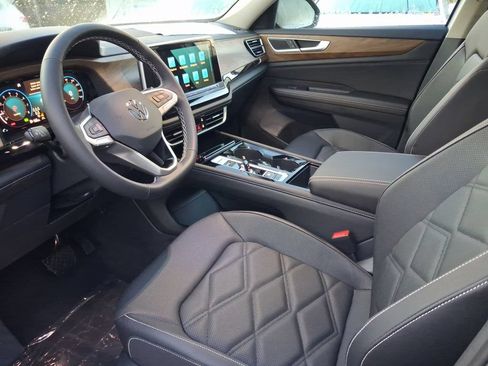 New 2026 Volkswagen Atlas SE FWD image 7