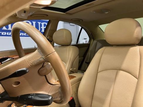 Used 2008 Mercedes-Benz E 350 Sedan image 29
