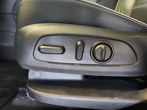 Certified 2023 GMC Acadia Denali w/ Denali Ultimate Package image 14