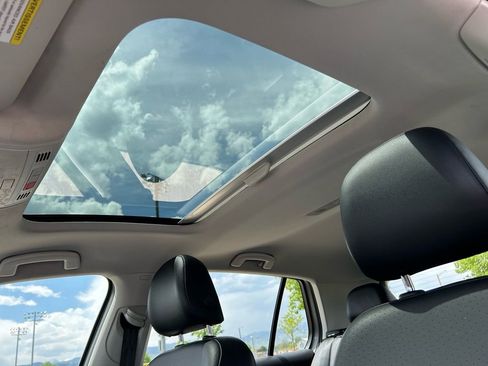 Used 2016 Volkswagen Golf SE w/ Lighting Package image 22