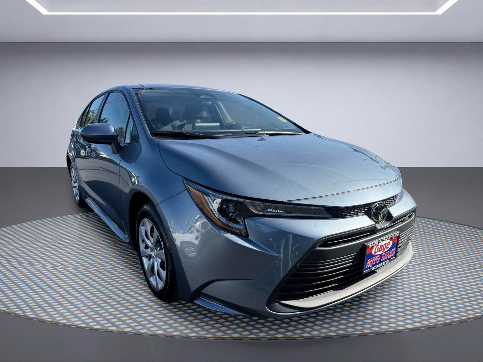Used 2025 Toyota Corolla LE FWD image 7