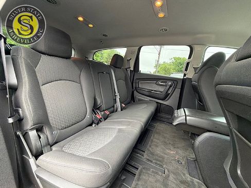 Used 2010 Chevrolet Traverse LT w/ Personal Connectivity Package FWD image 19