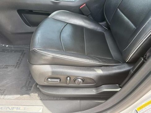 Used 2020 GMC Terrain Denali w/ Denali Premium Package FWD image 13