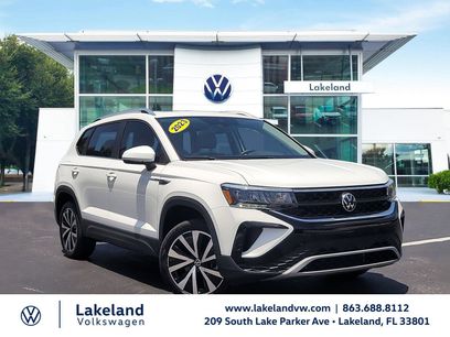 Used 2023 Volkswagen Taos SE w/ Panoramic Sunroof Package