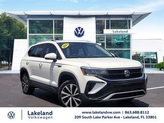 Used 2023 Volkswagen Taos SE w/ Panoramic Sunroof Package FWD video 1