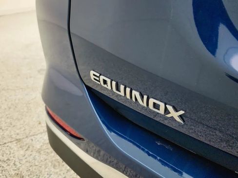 Used 2020 Chevrolet Equinox LT w/ Driver Convenience Package image 17