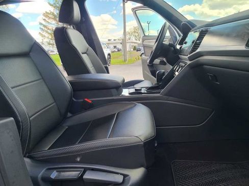 Used 2023 Volkswagen Atlas Cross Sport SE AWD/4WD image 21