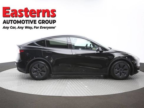 Used 2021 Tesla Model Y Long Range AWD/4WD image 40