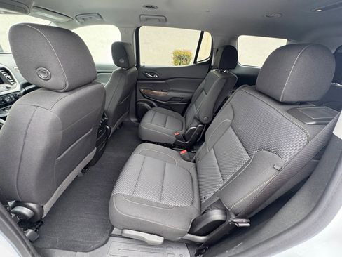 Used 2022 GMC Acadia SLE FWD image 18
