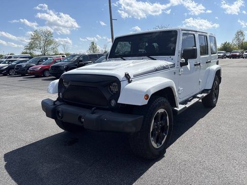 Used 2014 Jeep Wrangler Unlimited Sahara AWD/4WD image 2