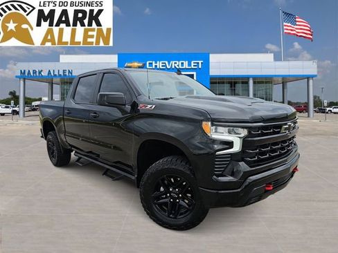 Used 2024 Chevrolet Silverado 1500 LT Trail Boss w/ Convenience Package II AWD/4WD image 1