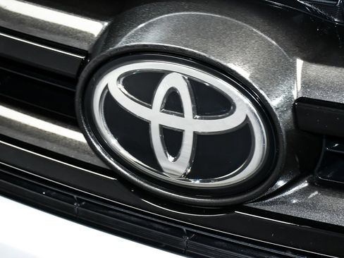 Used 2019 Toyota Highlander SE AWD/4WD image 82