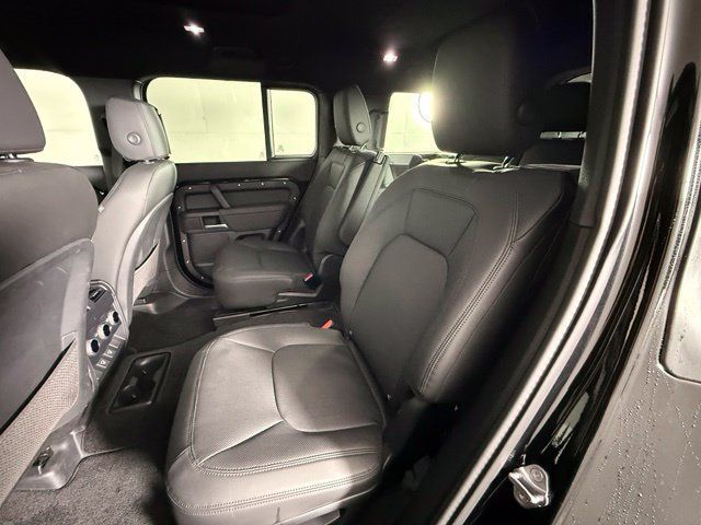 Used 2025 Land Rover Defender 130 X-Dynamic SE AWD/4WD image 20