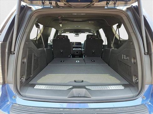 New 2025 Chevrolet Suburban High Country image 7