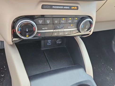 Used 2022 Ford Escape Titanium image 26