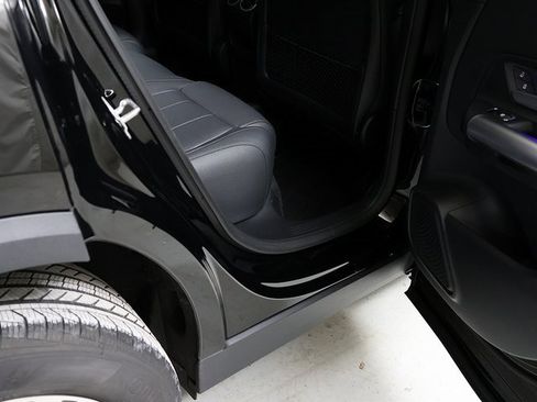 Used 2025 Mercedes-Benz GLA 250 4MATIC image 31